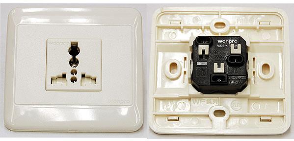 Receptacle UniWF6NR4S Single universal receptacle FOR 220V